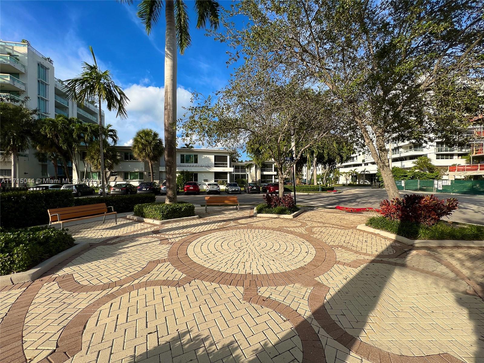 9200 E Bay Harbor Dr # 2