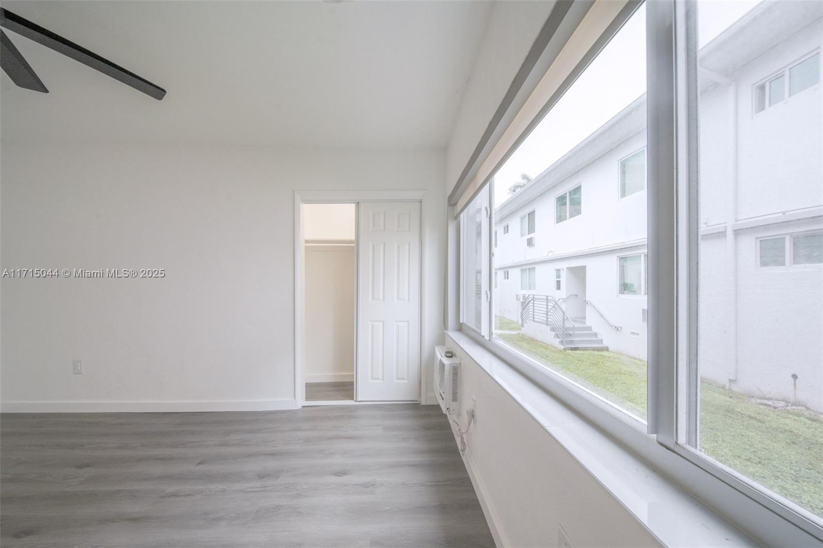 9200 E Bay Harbor Dr # 2