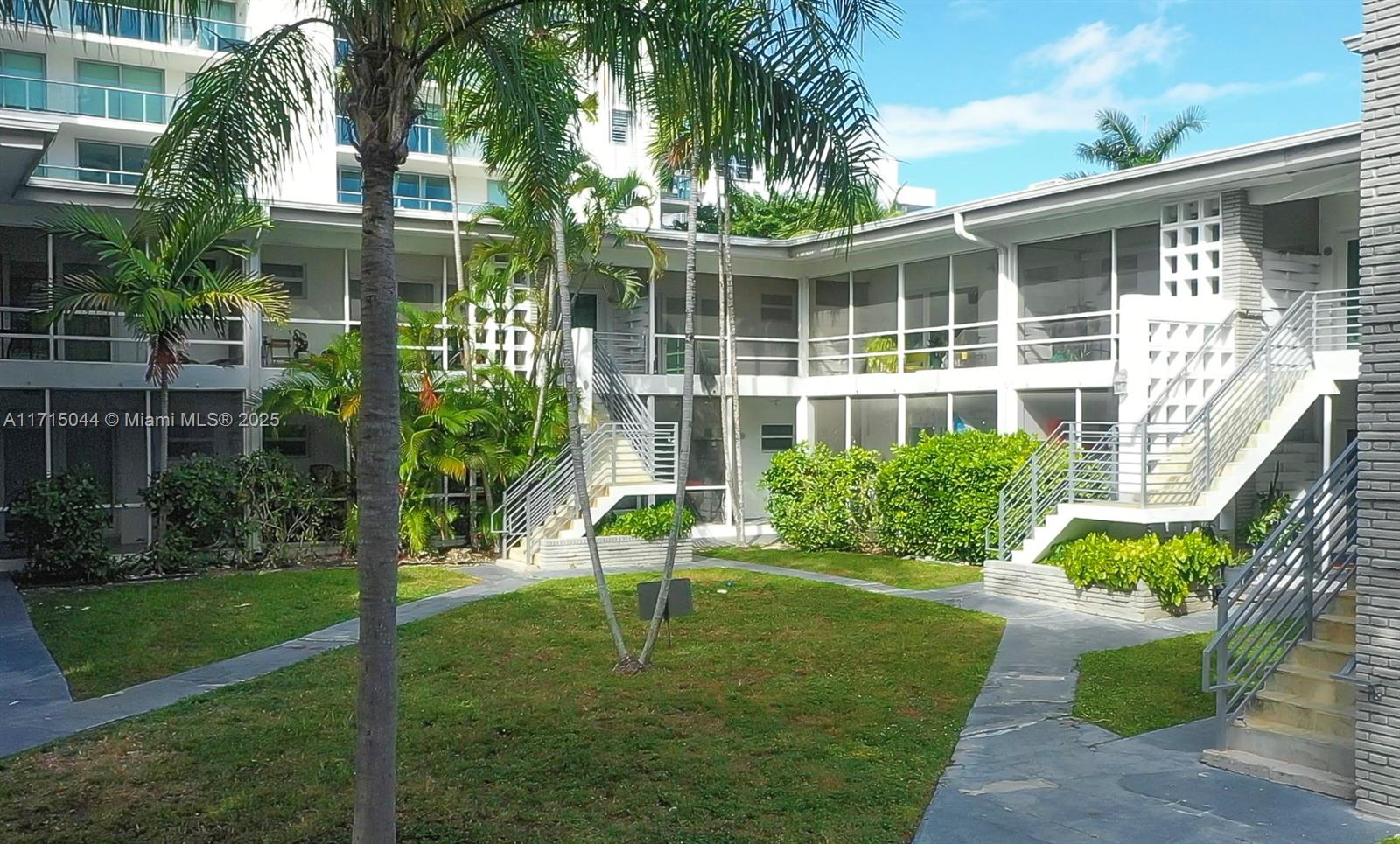 9200 E Bay Harbor Dr # 2