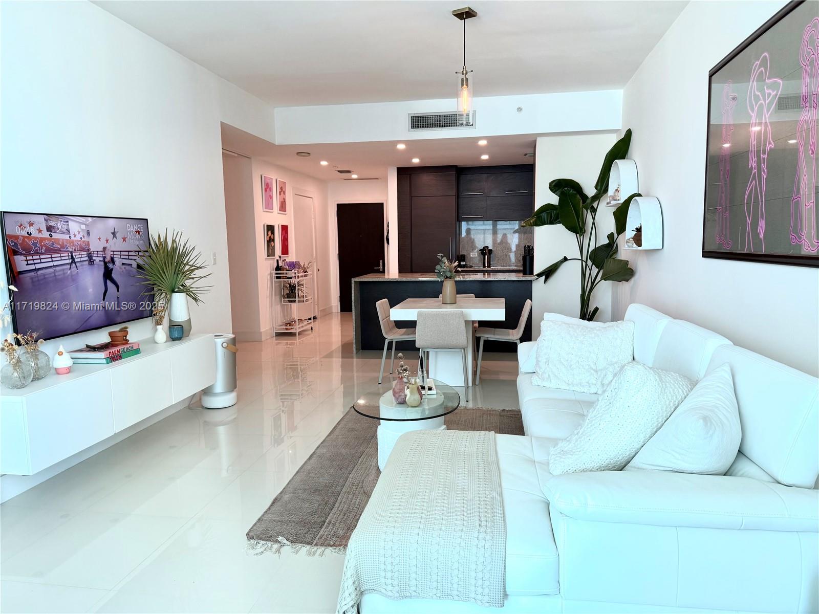 900 Biscayne Blvd # 3110