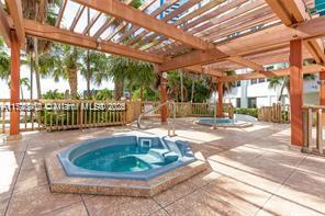 905 Brickell Bay Dr # 2028