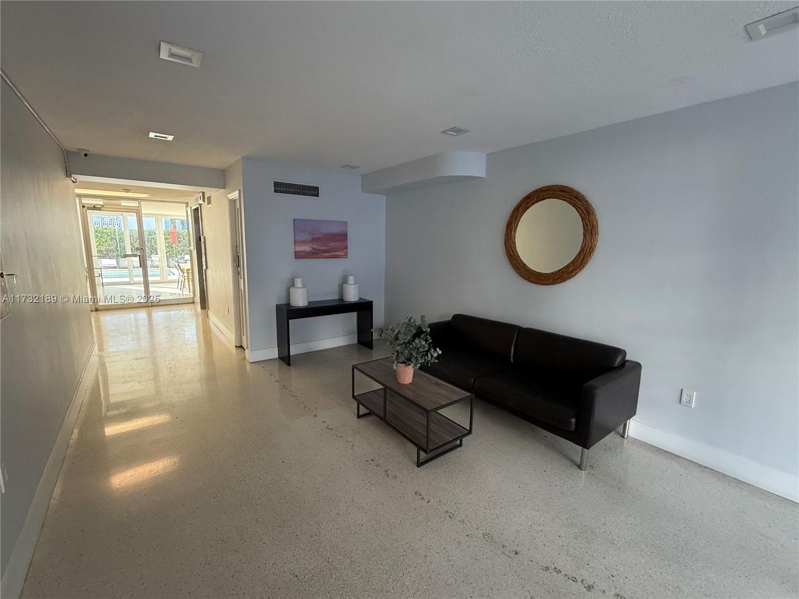 1670 Bay Rd # 4E