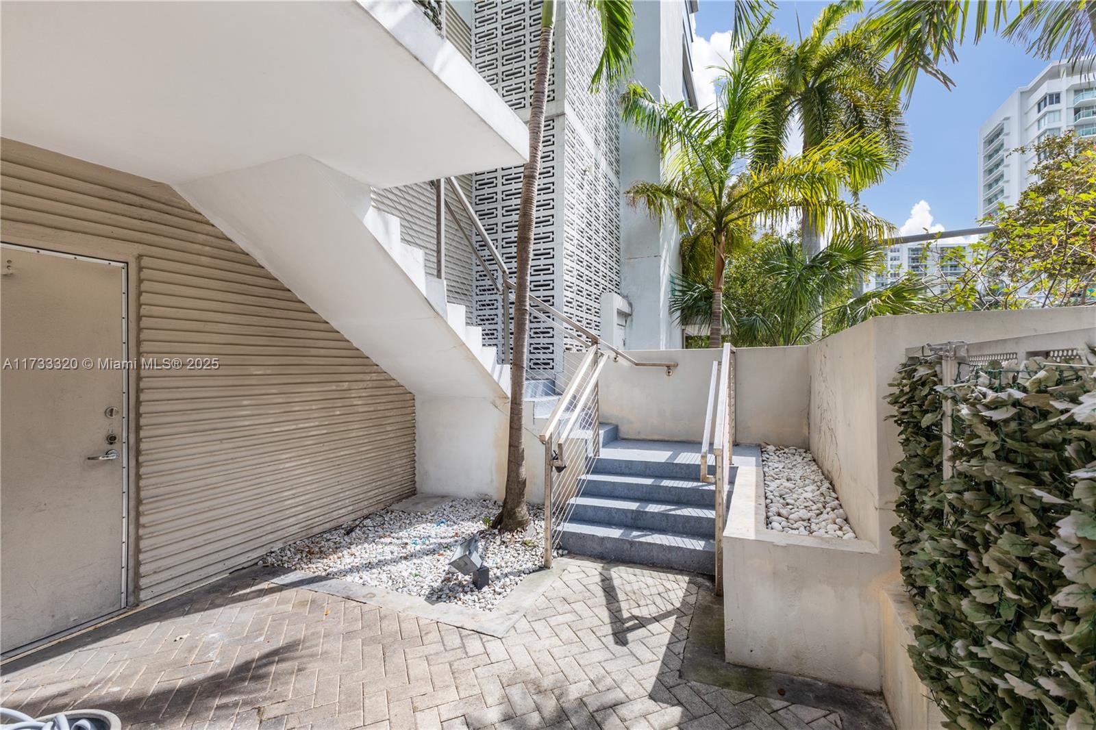 1125 West Ave # 2