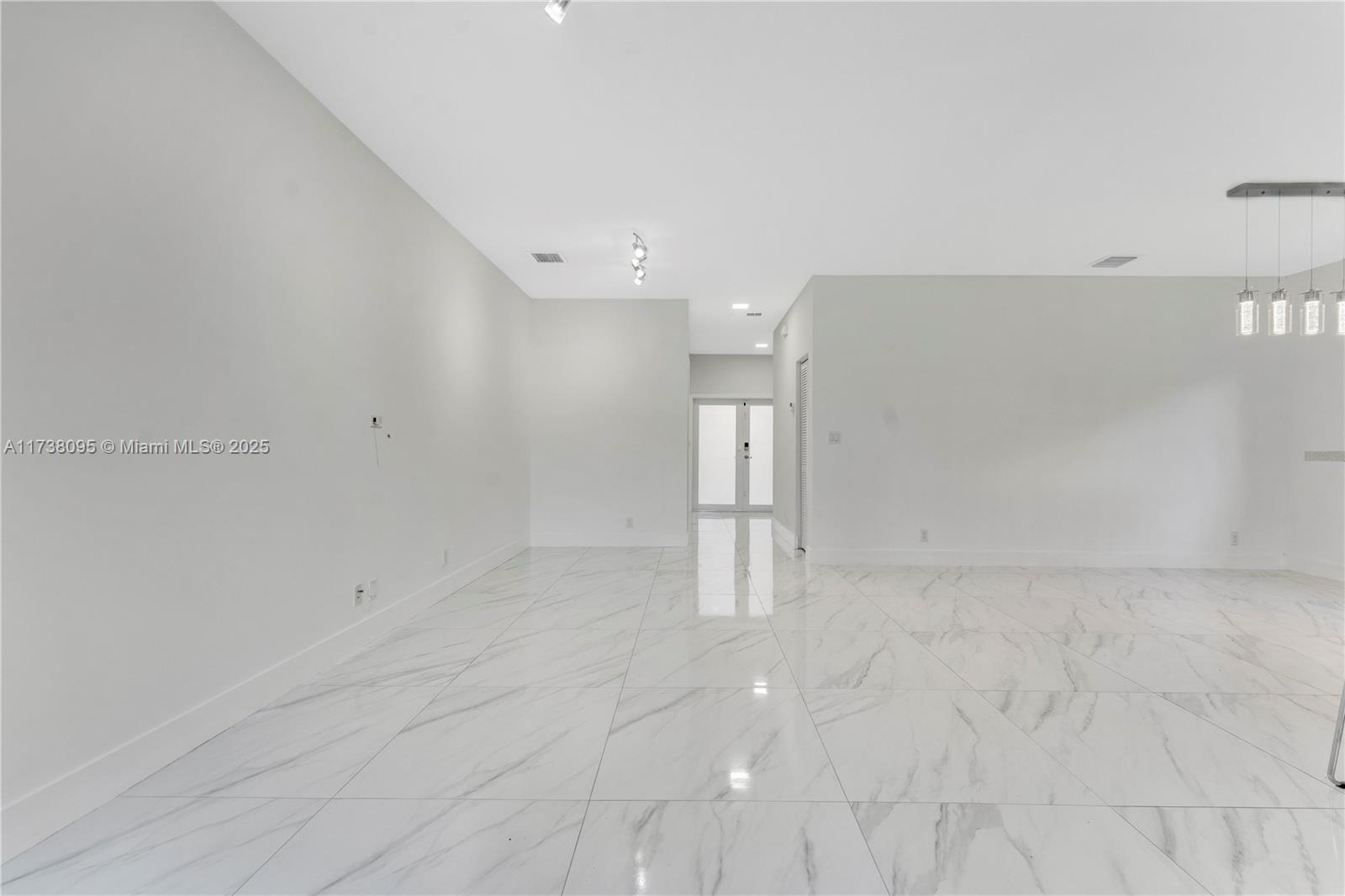 2824 NW 11th St