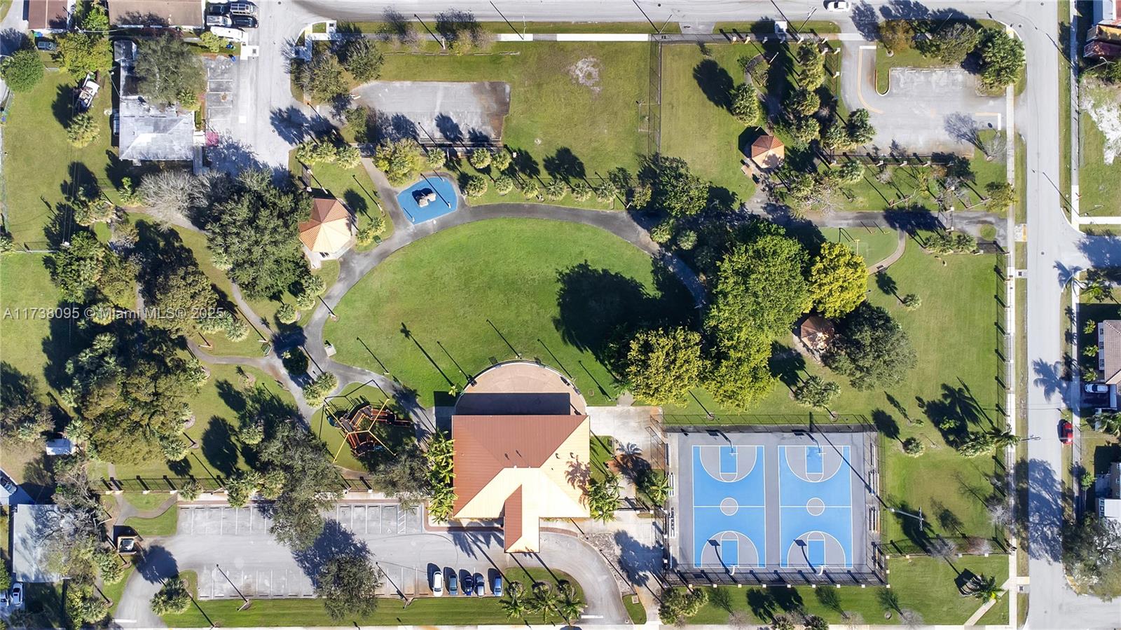 2824 NW 11th St