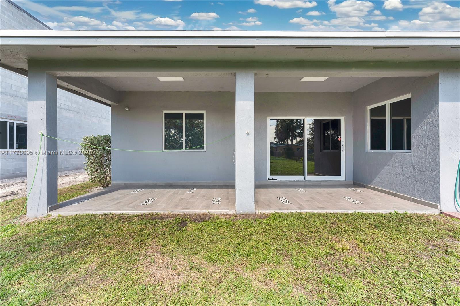 2824 NW 11th St