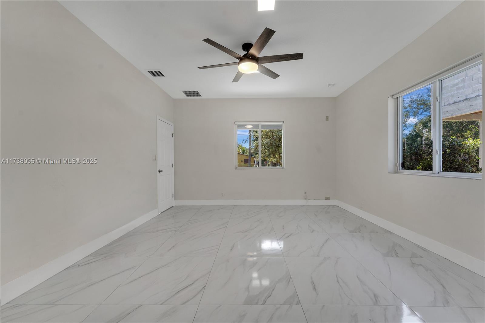 2824 NW 11th St