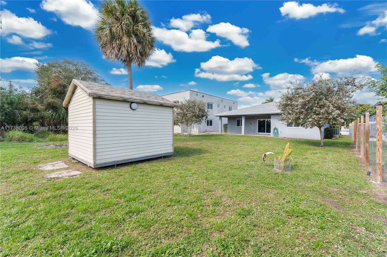 2824 NW 11th St