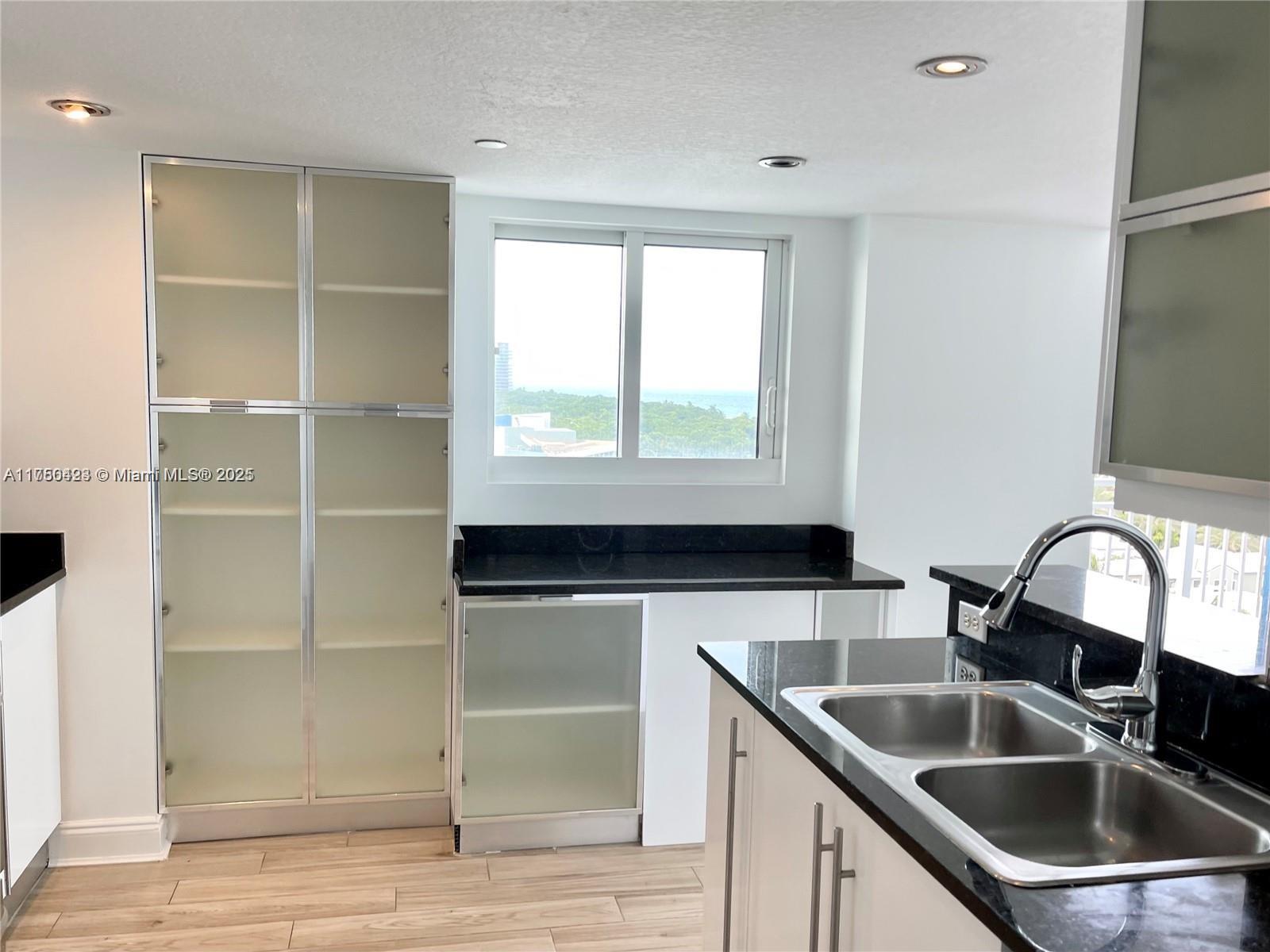 7600 Collins Ave # 1013