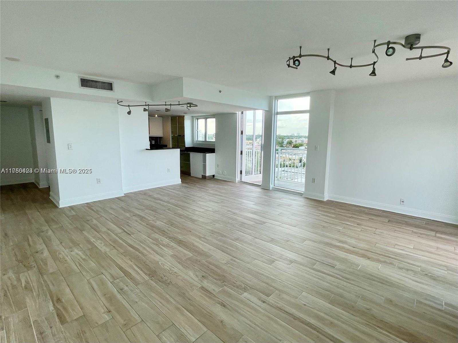7600 Collins Ave # 1013