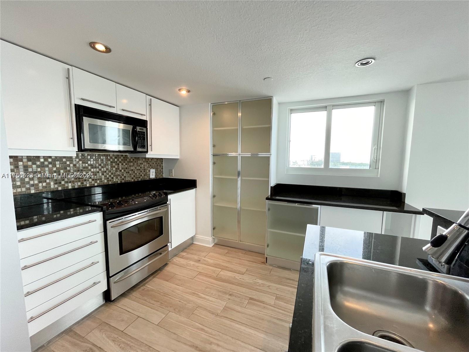 7600 Collins Ave # 1013