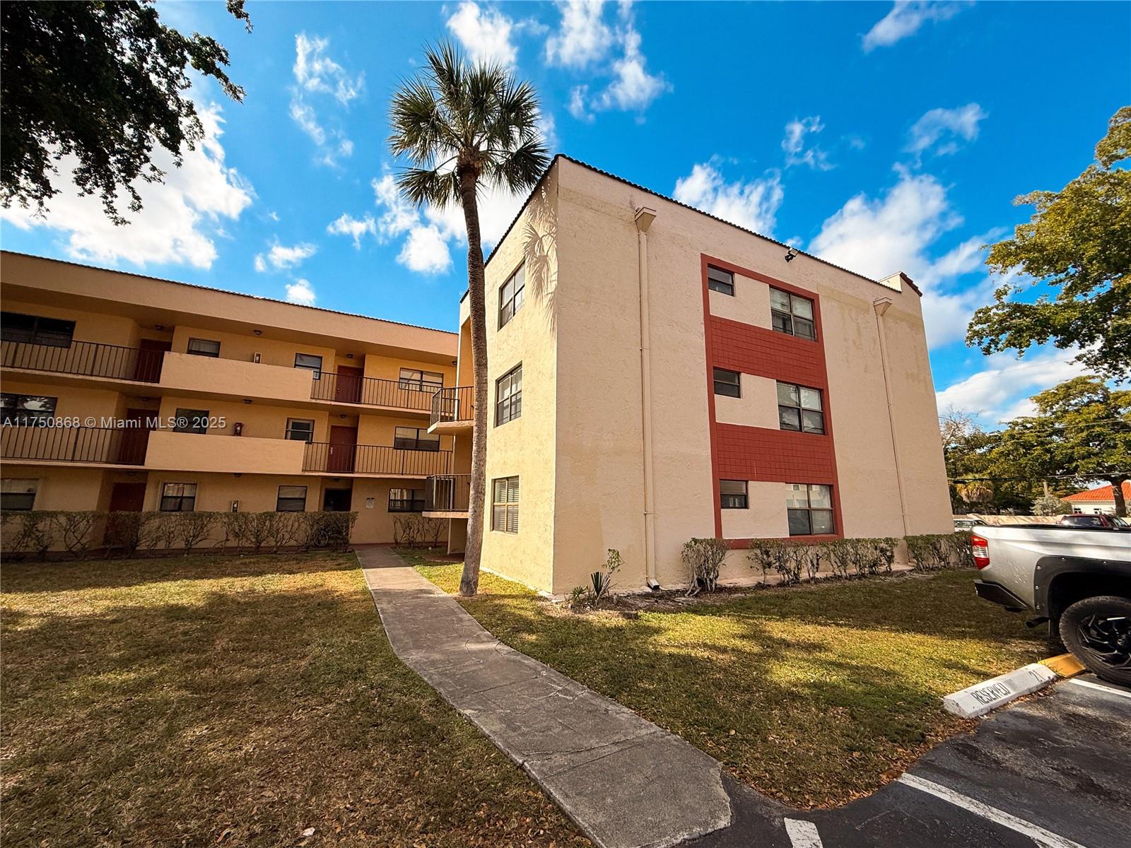 3252 Foxcroft Rd # 216