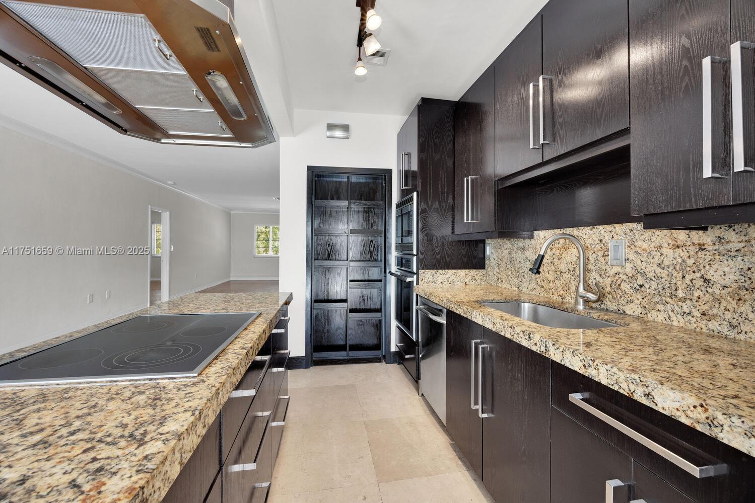 940 Sevilla Ave # 208
