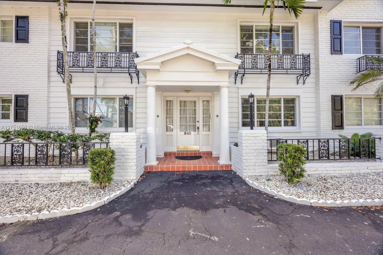 940 Sevilla Ave # 208