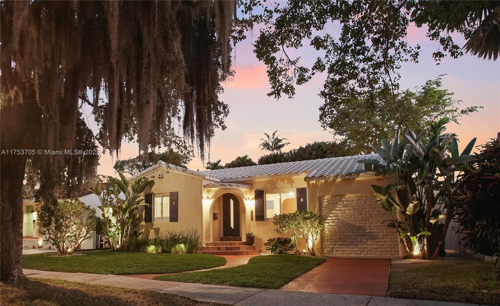 1926 SW 17th Ter