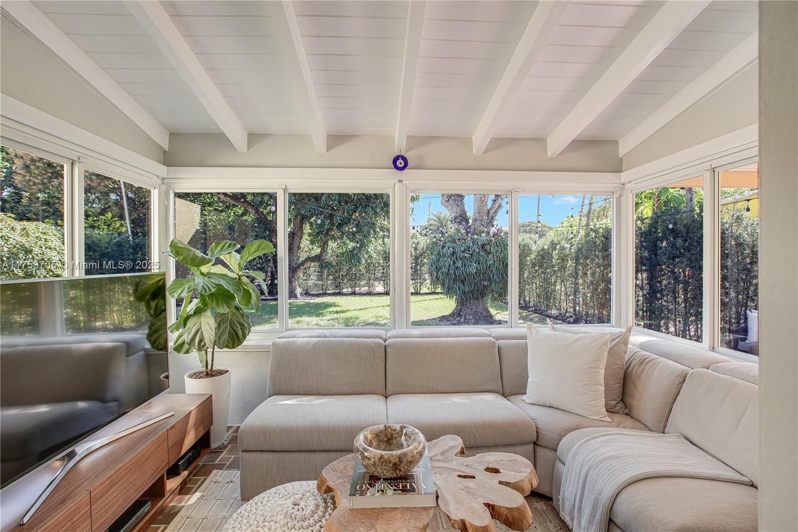 1926 SW 17th Ter