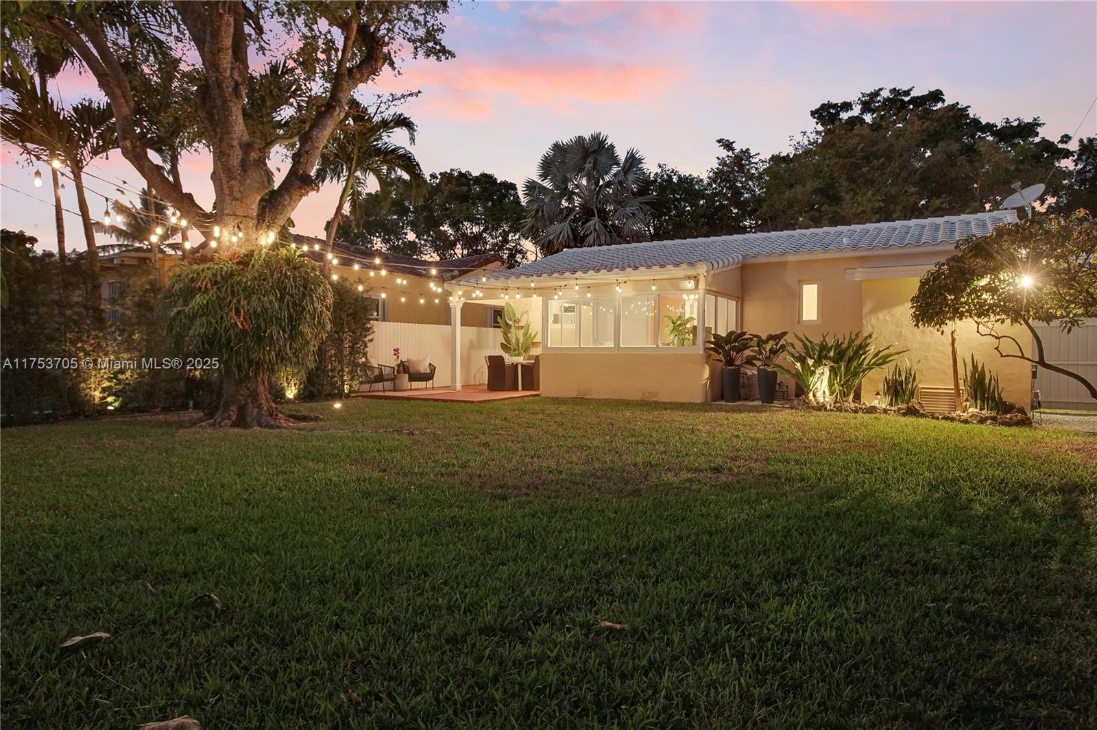 1926 SW 17th Ter