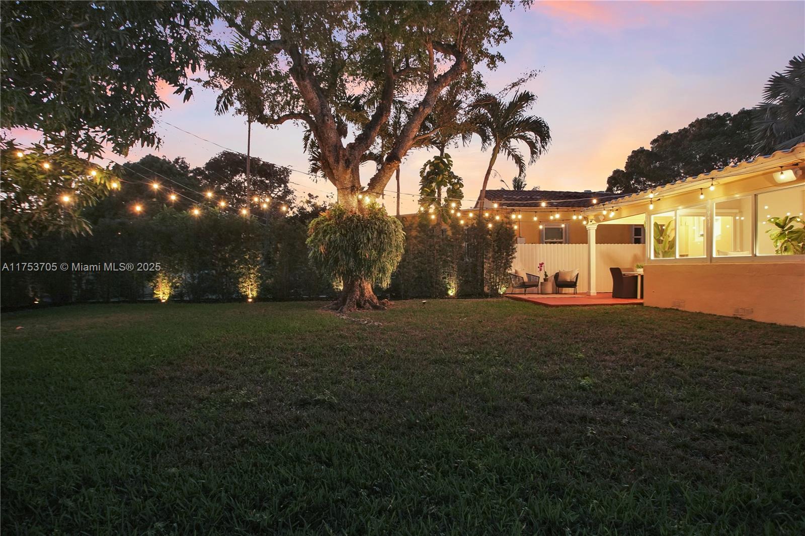 1926 SW 17th Ter