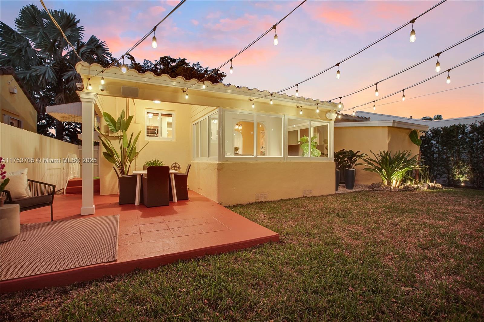 1926 SW 17th Ter
