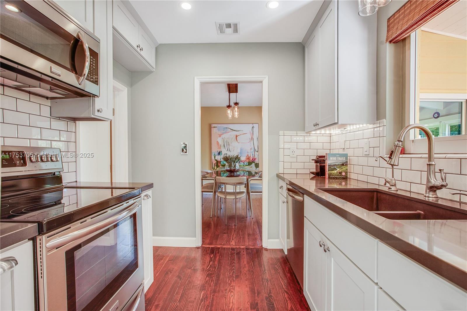 1926 SW 17th Ter