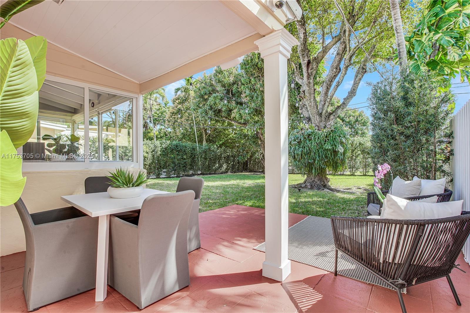 1926 SW 17th Ter