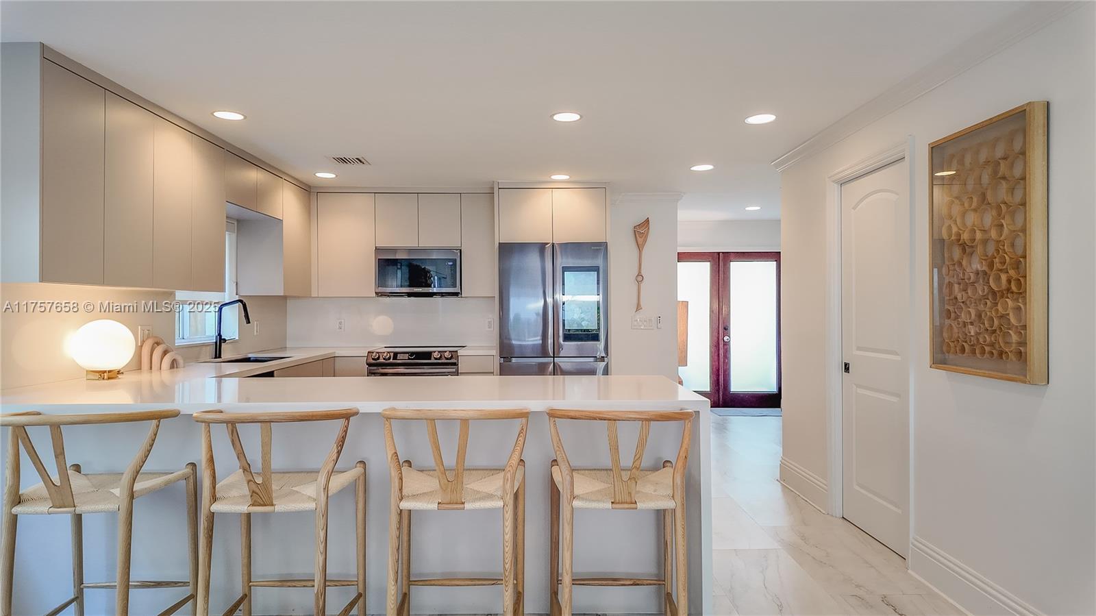 3092 Shipping Ave # 3092