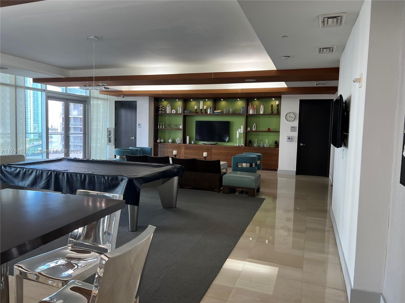 500 Brickell Ave # 2300