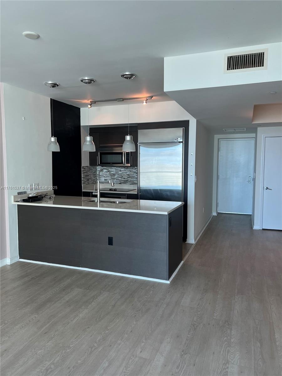 500 Brickell Ave # 2300