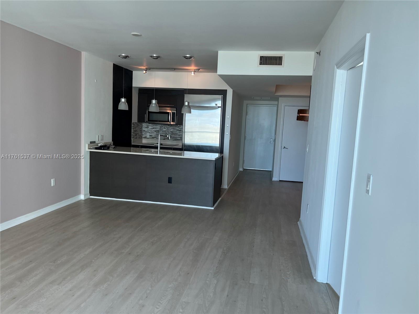 500 Brickell Ave # 2300
