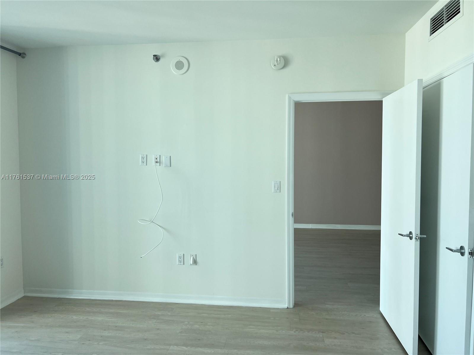 500 Brickell Ave # 2300