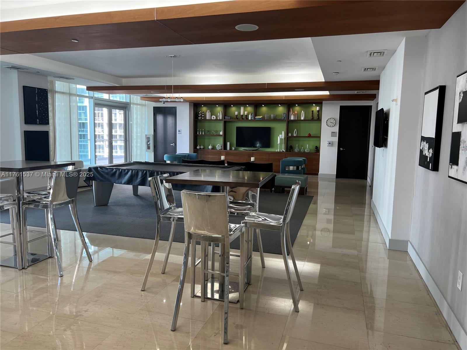 500 Brickell Ave # 2300