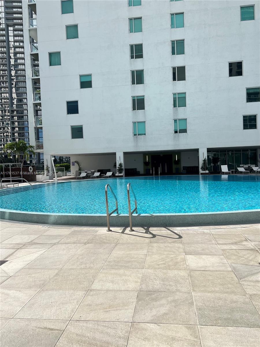 500 Brickell Ave # 2300