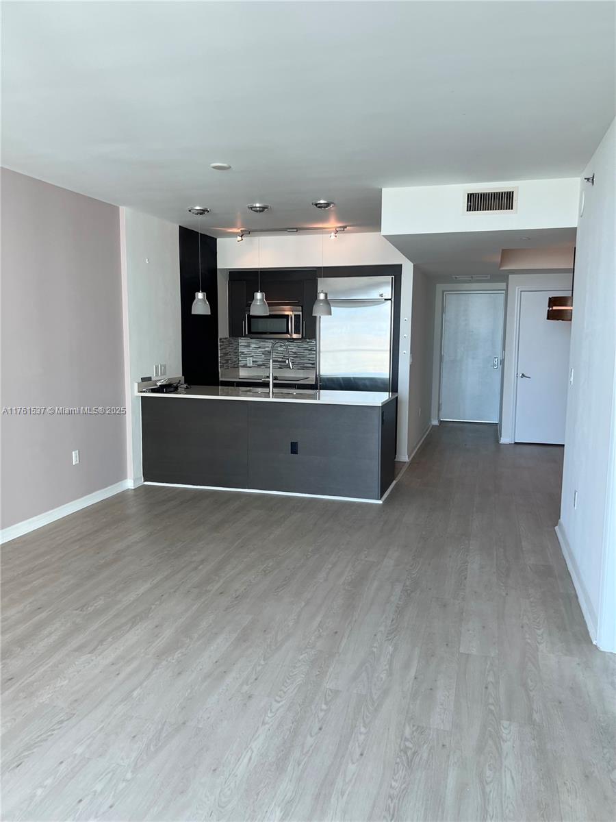 500 Brickell Ave # 2300