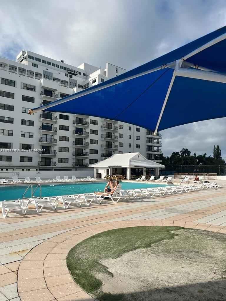 5445 Collins Ave # B7