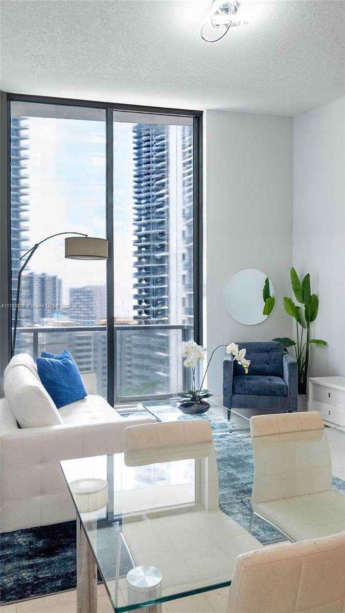 1060 Brickell Ave # 1811