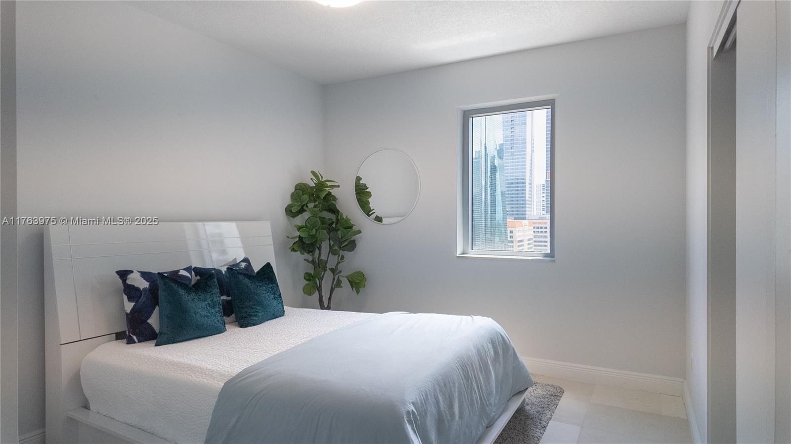 1060 Brickell Ave # 1811