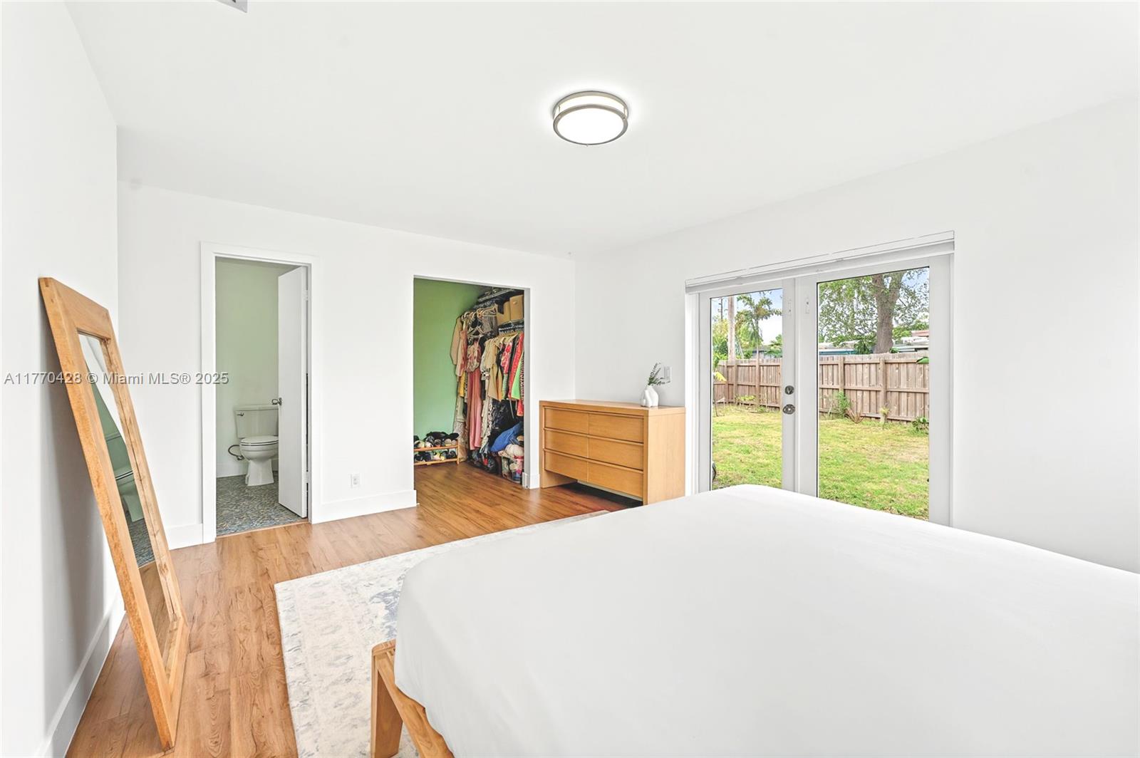 3637 Riverland Rd