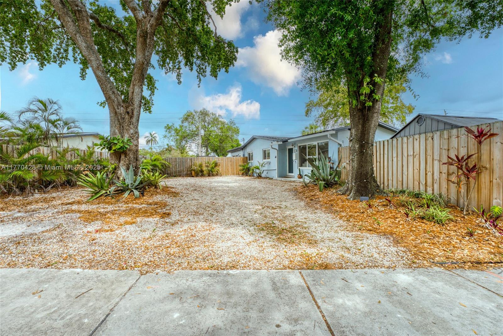3637 Riverland Rd