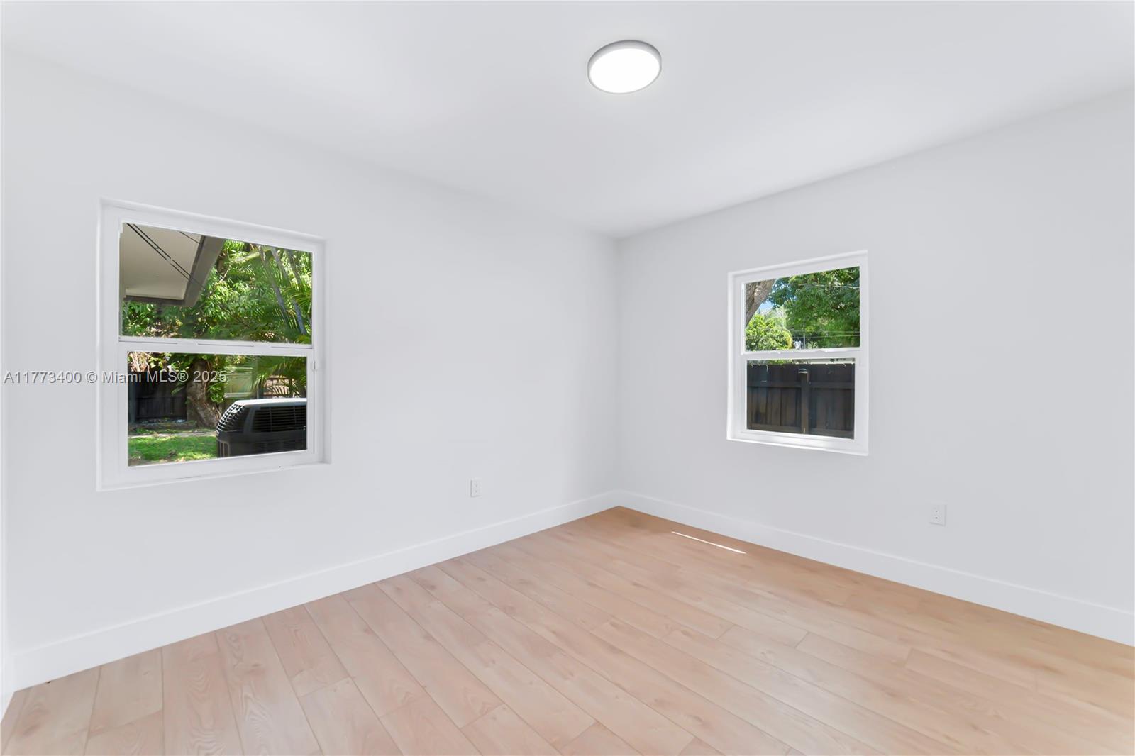29 NE 106th St
