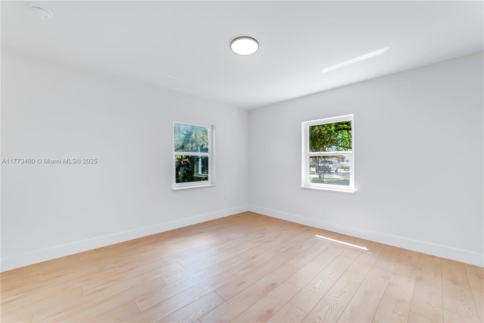 29 NE 106th St