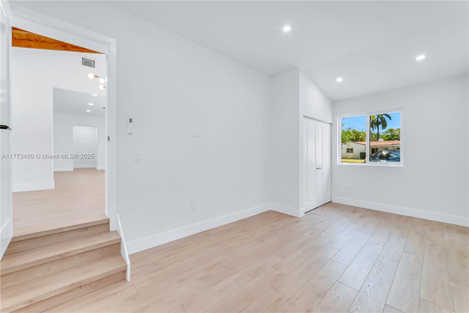 29 NE 106th St