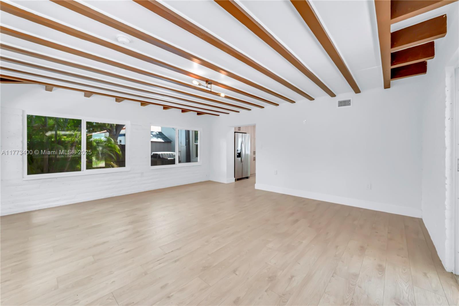 29 NE 106th St