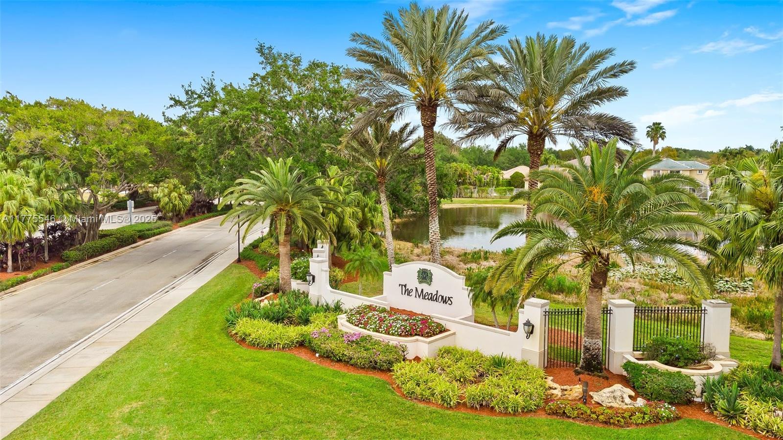 821 Crestview Cir