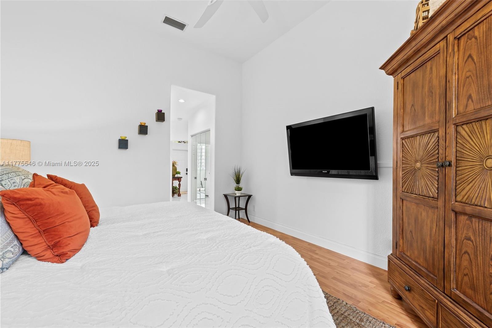 821 Crestview Cir