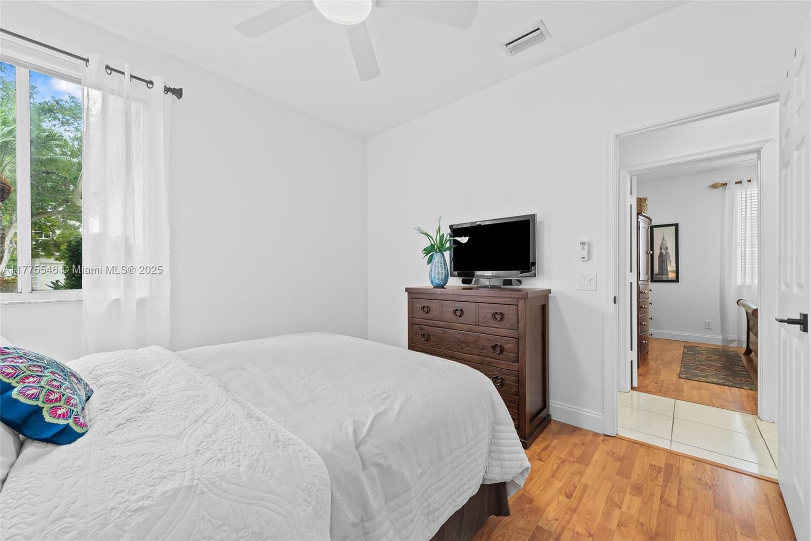 821 Crestview Cir