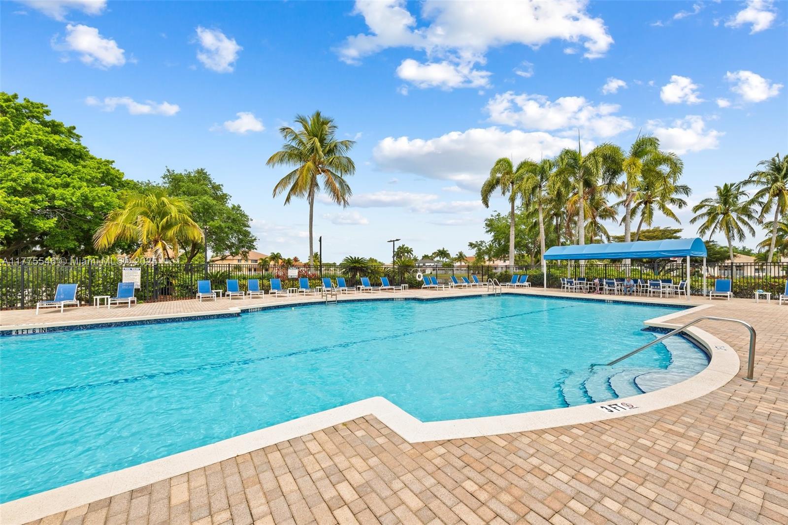 821 Crestview Cir
