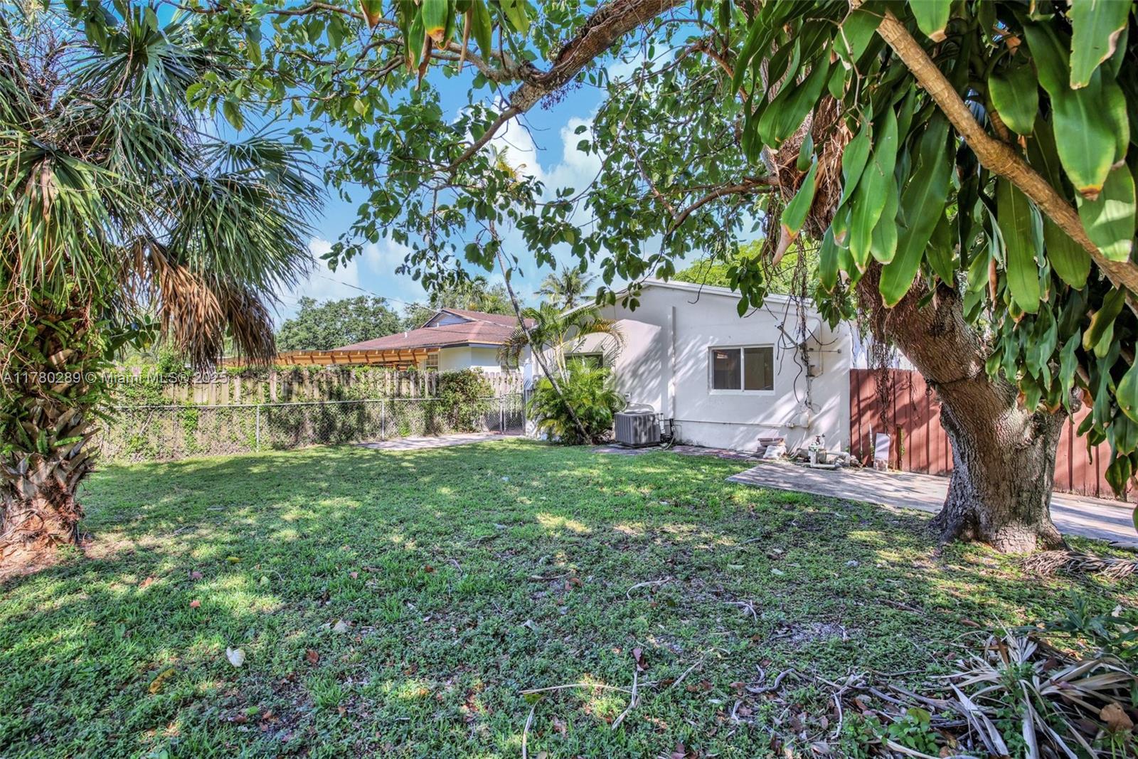 1000 SW 19th St