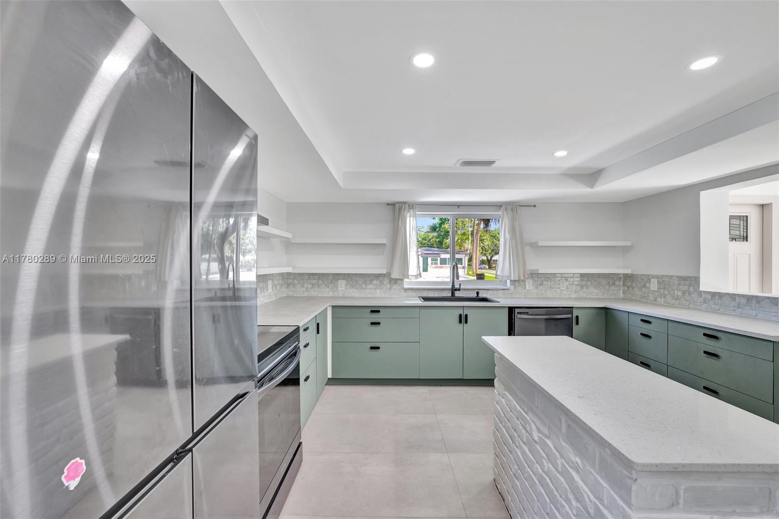 1000 SW 19th St