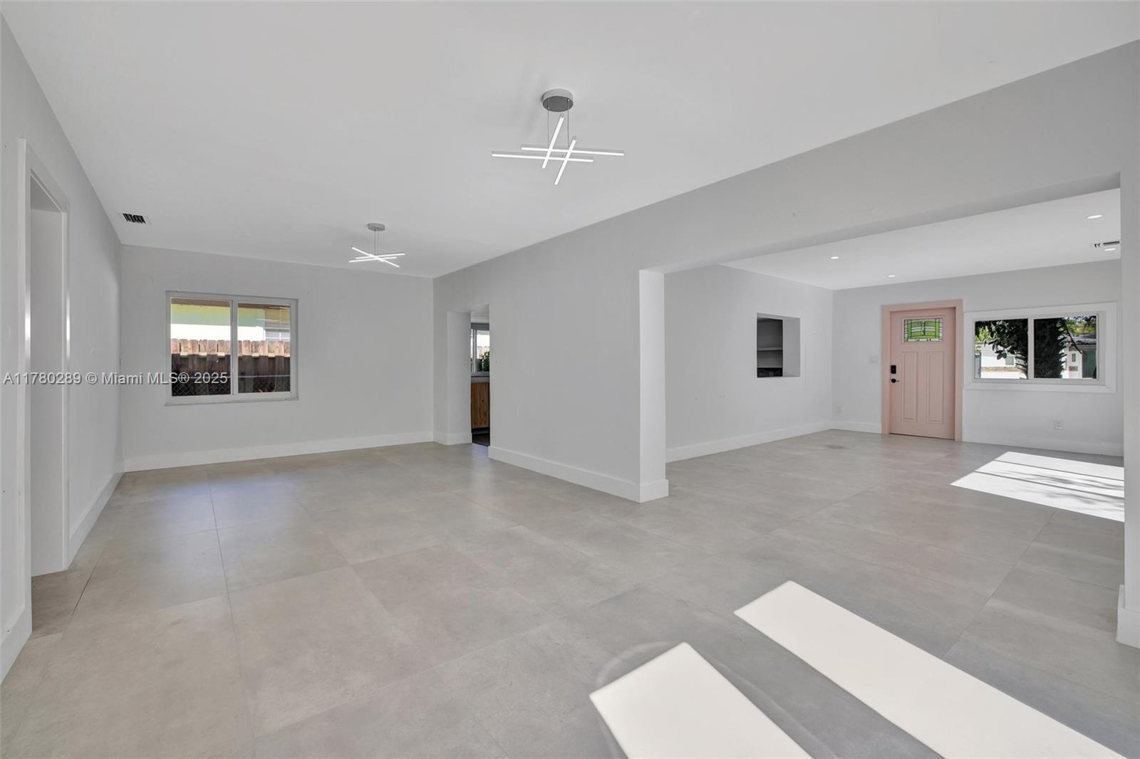1000 SW 19th St