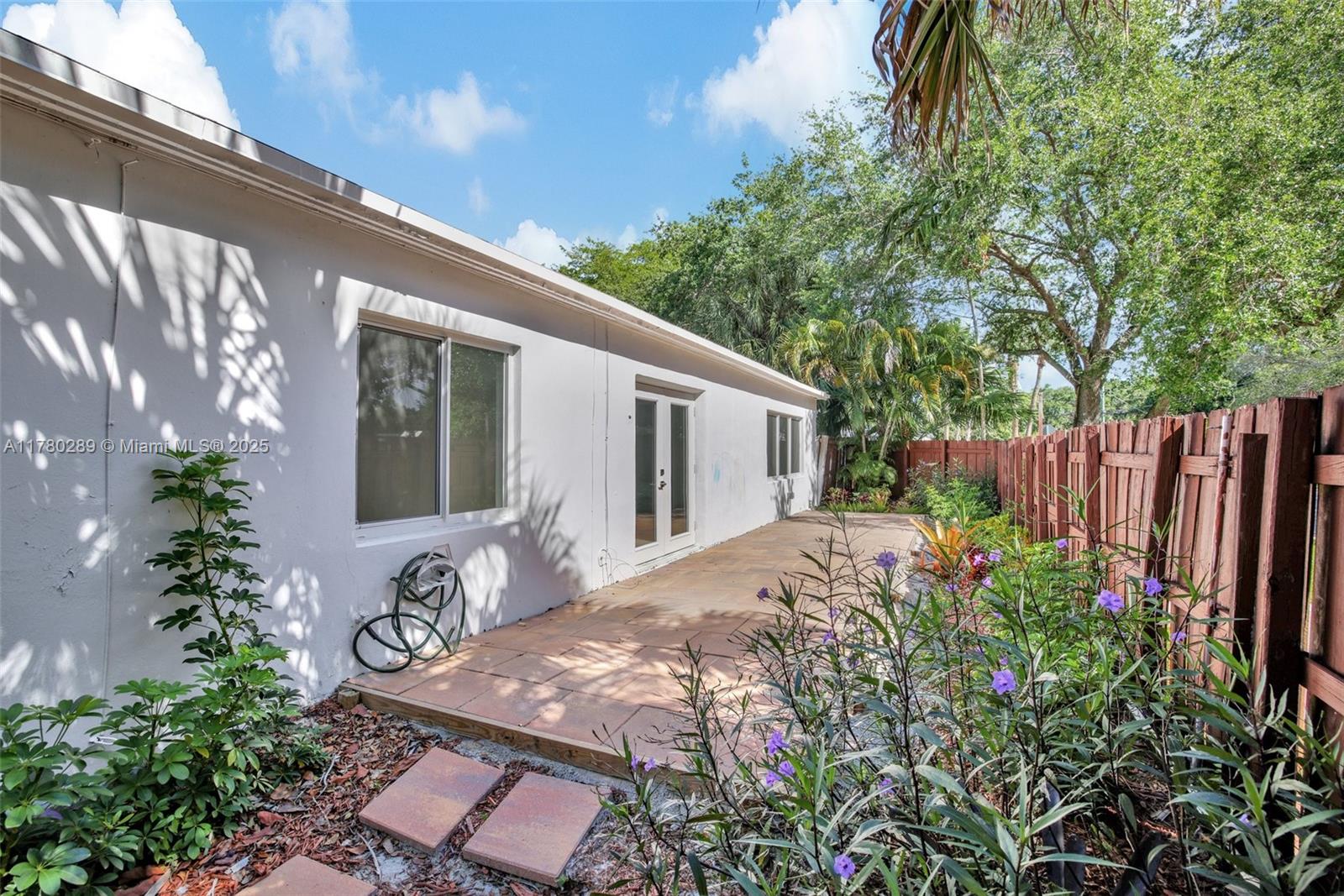 1000 SW 19th St
